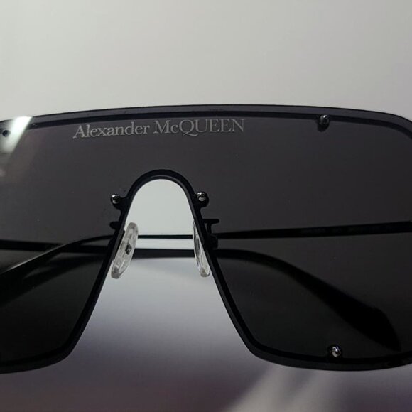 Alexander McQueen  Oversize XL 99 01 140 Oversize Women Dark Sunglasses - Picture 5 of 8